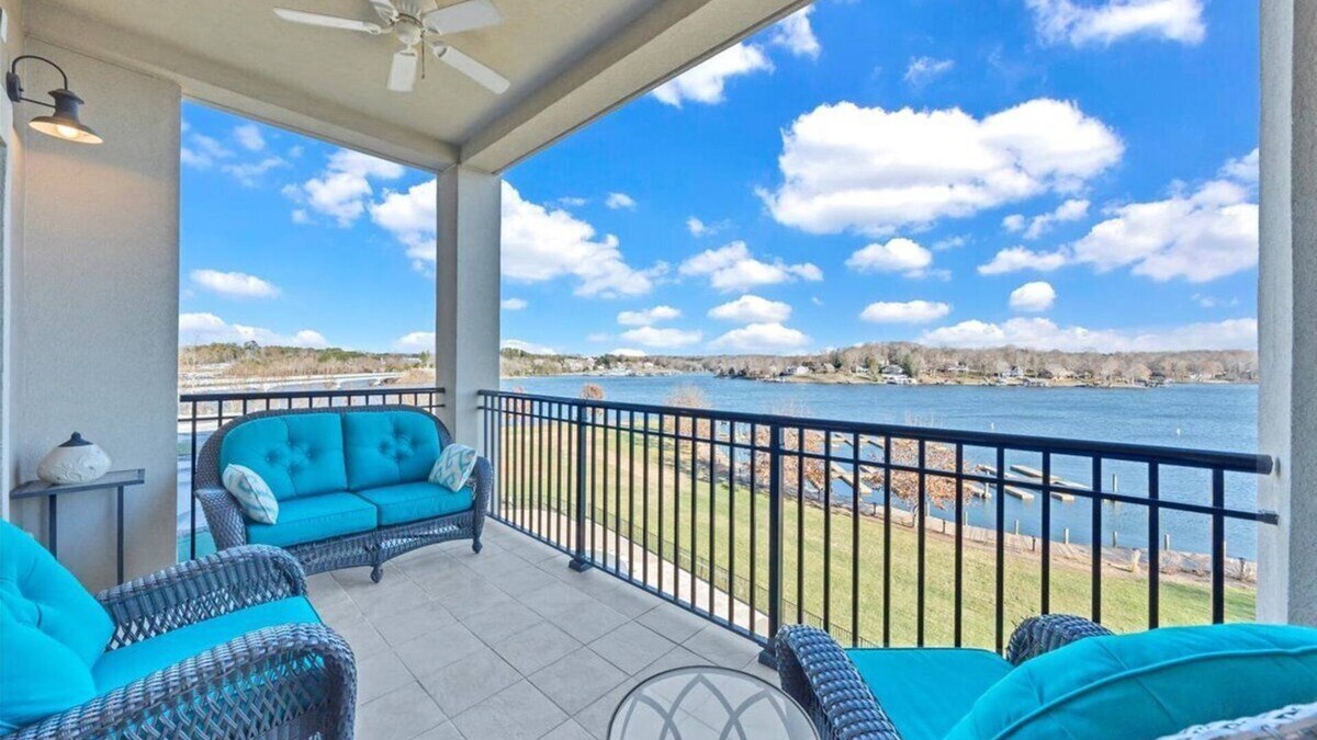 Westlake Corner Condo | Bridgewater Pointe