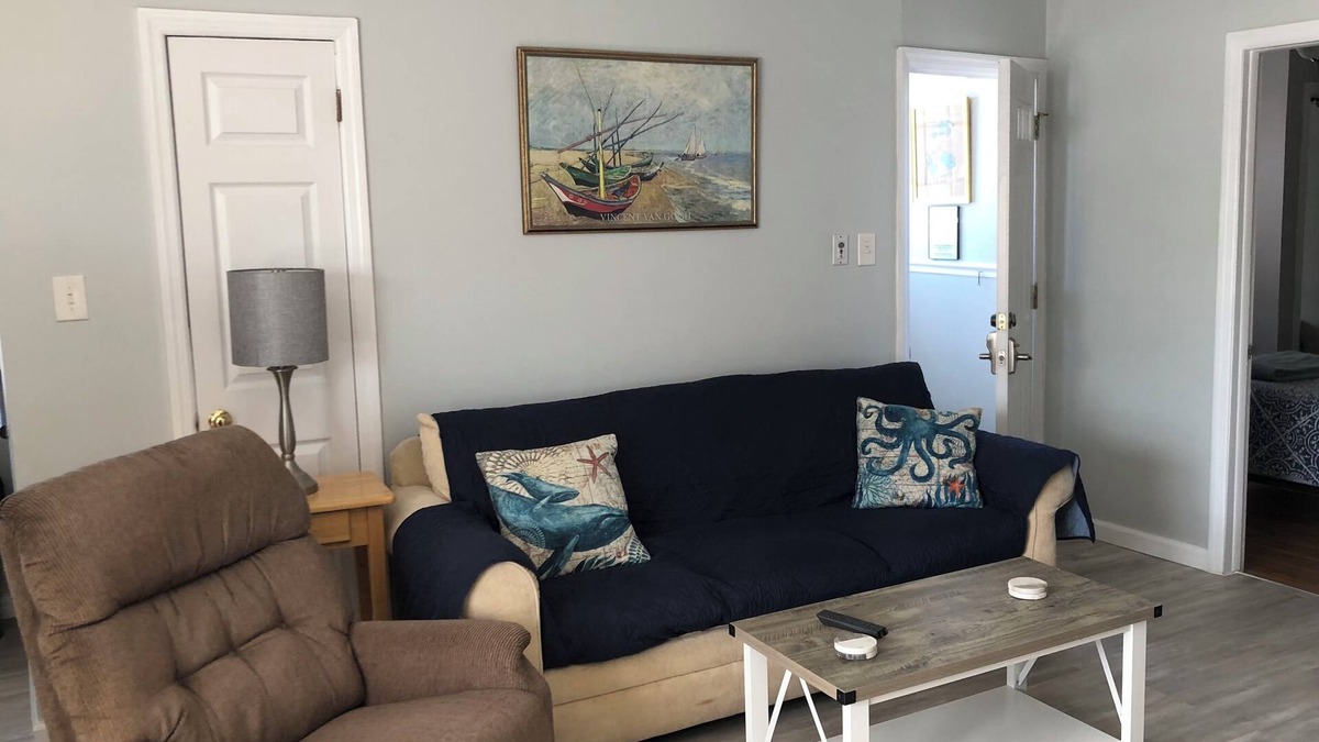Brigantine Condo | BRIGANTINE TOP LOCATION & NEAR BEACH, EATERIES, CASINOS! 12 NOON CHKOUT. DOGS OK