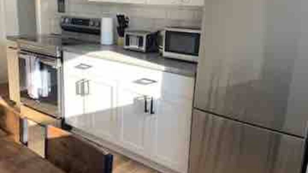 Cornwall Apartment | Bright 1-BR APT, Prime Location