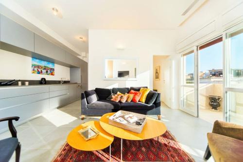 Old North Apartment | Bright 1BR Apartment w Balcony 10 min Walk from Beach with Mamad by Sea N' Rent