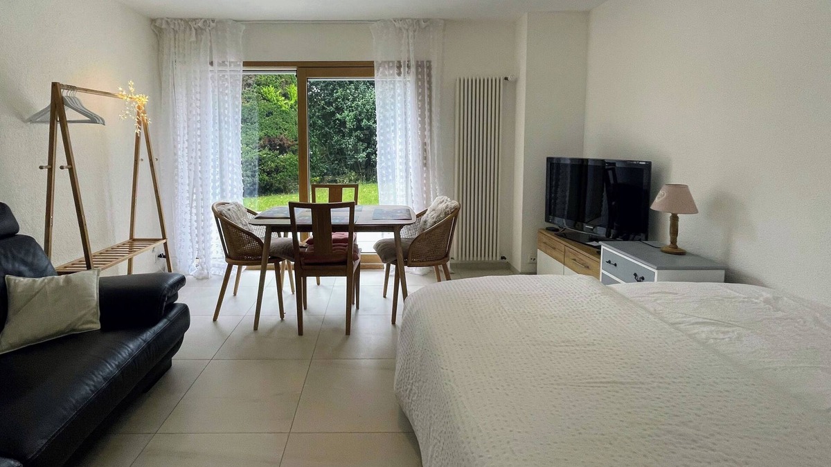 La Tour-de-Peilz Apartment | Bright 2.5-room apartment on the Riviera, terrace and garden