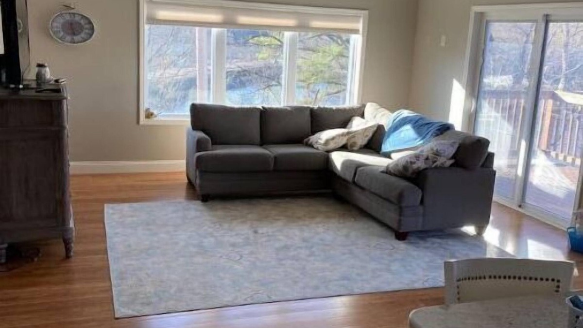 Scio House | Bright 2-bedroom lake view home
