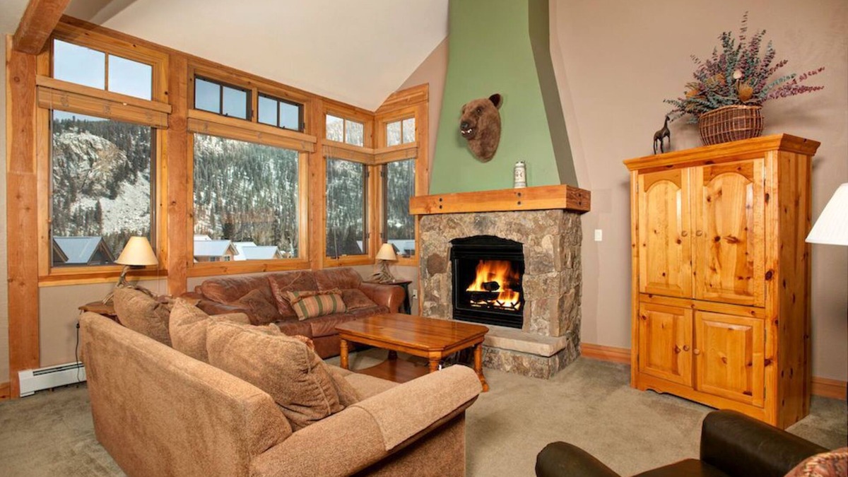 Keystone Condo | Bright 2 Bedroom Premier Townhouse with Fireplace!