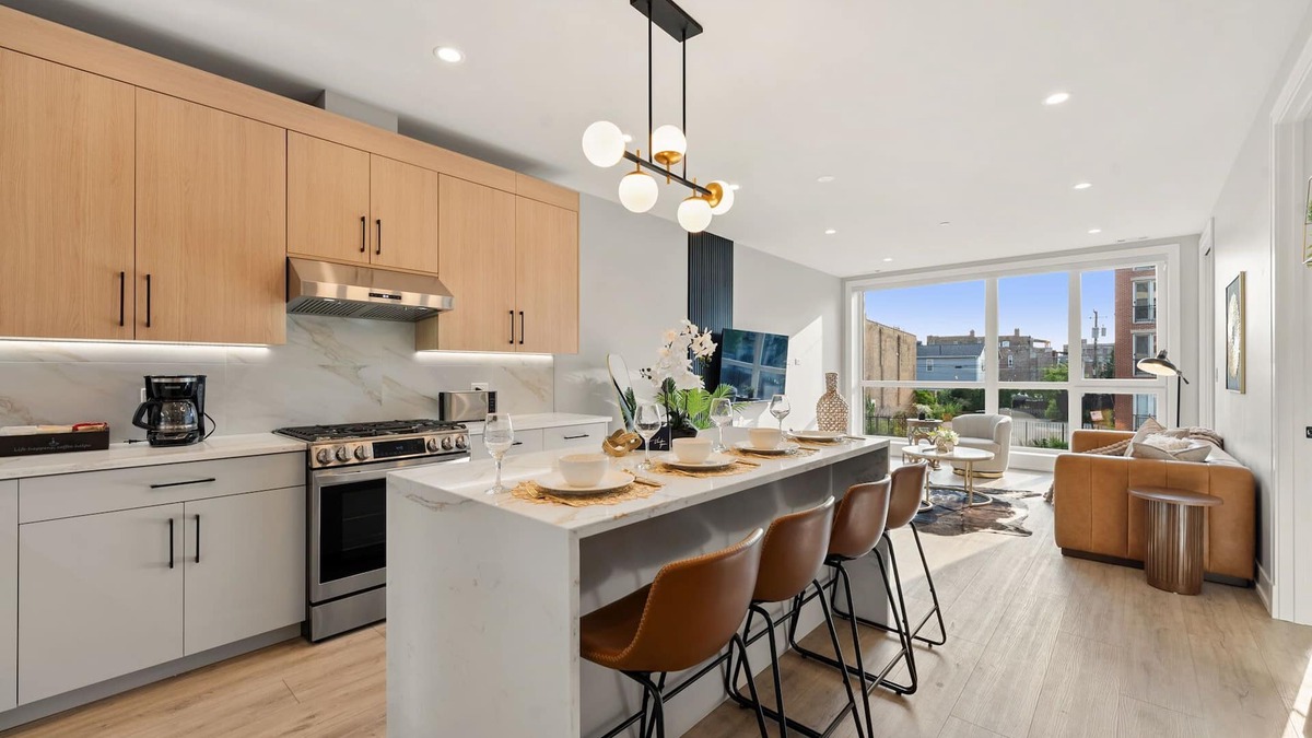 Tri-Taylor Apartment | Bright 2Bed 2Bath in Brand New Pilsen Development