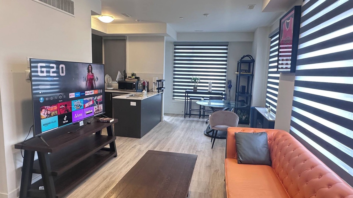 Richmond Hill House | Bright 2Bedroom Townhome in South Richmond Hill, Convenient location.
