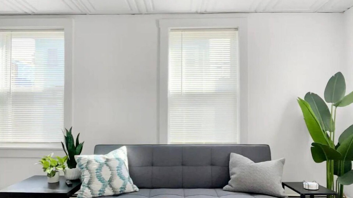 Jeffries Point Apartment | Bright 2BR by Boston Waterfrontn