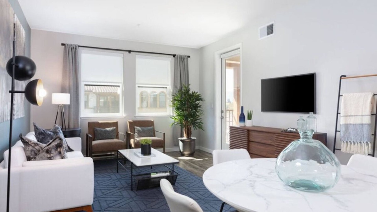 Sunnyvale Condo | Bright 2BR Condo at Murphy Station w Pool