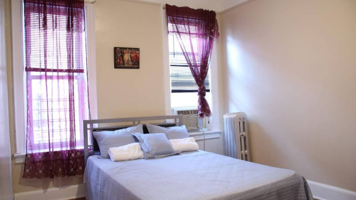 East Flatbush House | Bright 3-bedroom apartment in beautiful Brooklyn