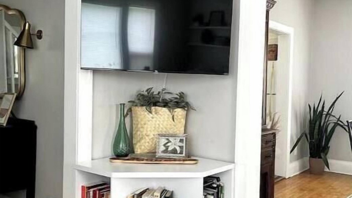 Minneapolis House | Bright 3BR Near Everything