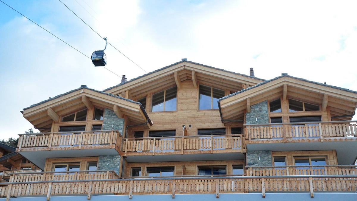 Veysonnaz Apartment | Bright 5 * Ski In, Ski Out Apartment on the slopes (3 bed, 3 bath)