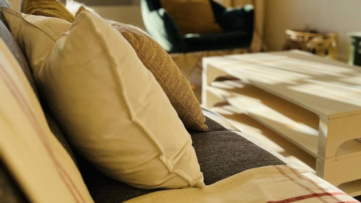 Ahuntsic Apartment | Bright Ahuntsic Apartment