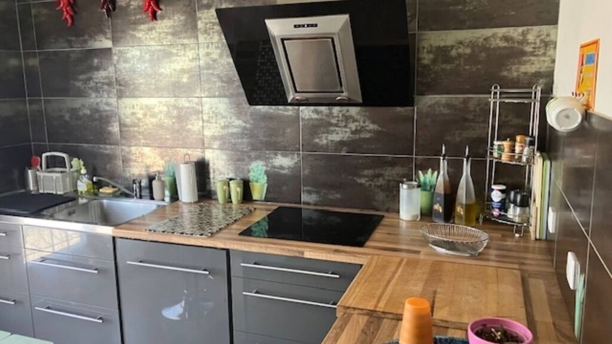 Fabregues Apartment | Bright, air-conditioned apartment