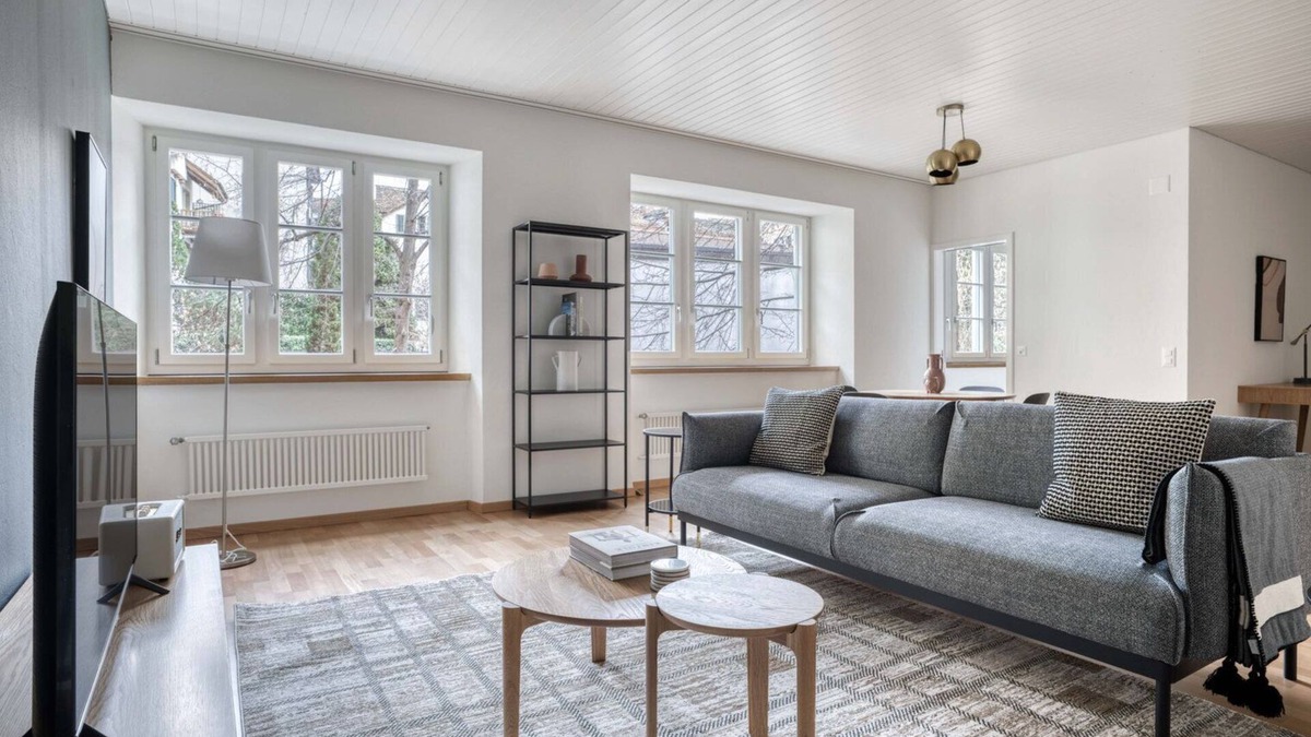 Niederdorf Apartment | Bright Altstadt 2 Room w/W/D, nr Old Town, by Blueground