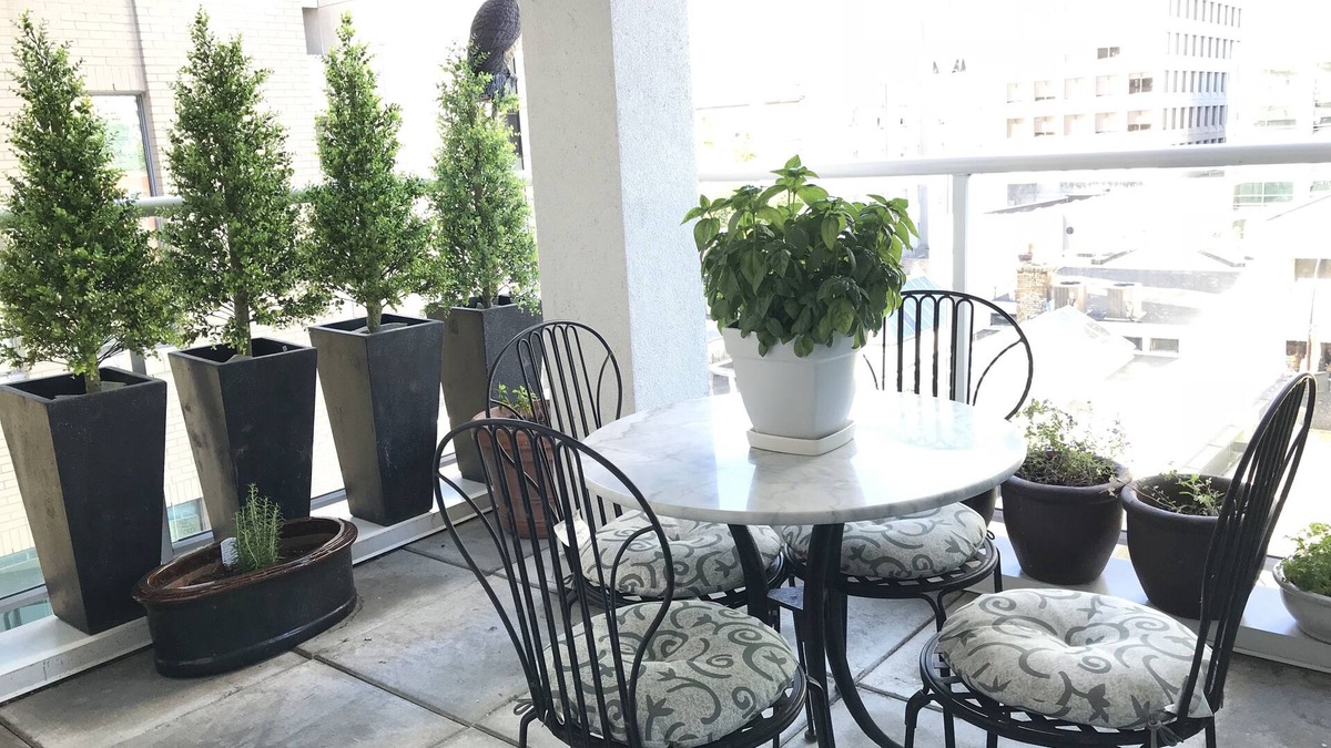 Downtown Victoria Condo | Bright and airy 2bed/2bath condo in the heart of downtown Victoria