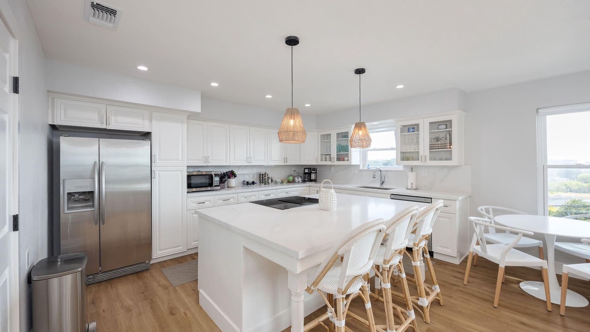 Moss Beach House | Bright and airy beach vacation spot- perfect for families and ocean views