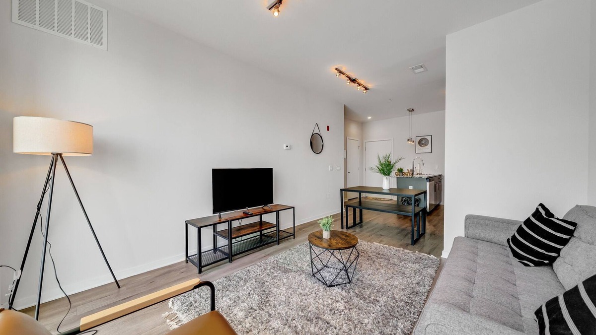 Brewerytown Apartment | Bright and Airy One Bedroom Suite I Pool I Gym