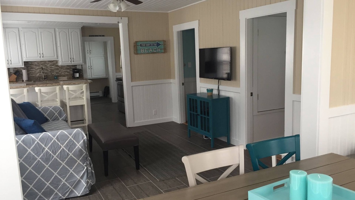 Wells Beach House | Bright And Airy Renovated House 1 Block To Sandy Wells Beach