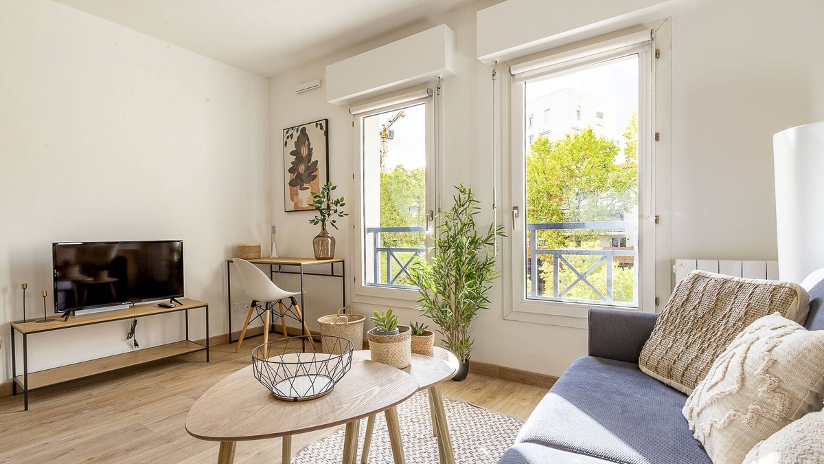 Casselardit Apartment | Bright and charming studio next to the tram