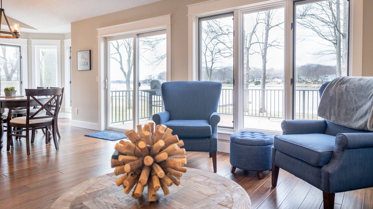Beechwood House | Bright and cheery Macatawa lakefront cottage - Sleeps 8