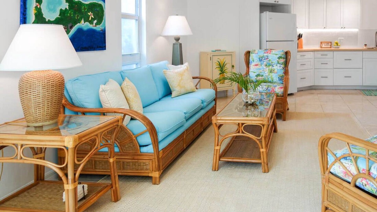 Seven Mile Beach Resort | Bright and Colorful 1 Bedroom Condo, Short Walk To Beautiful Seven Mile Beach