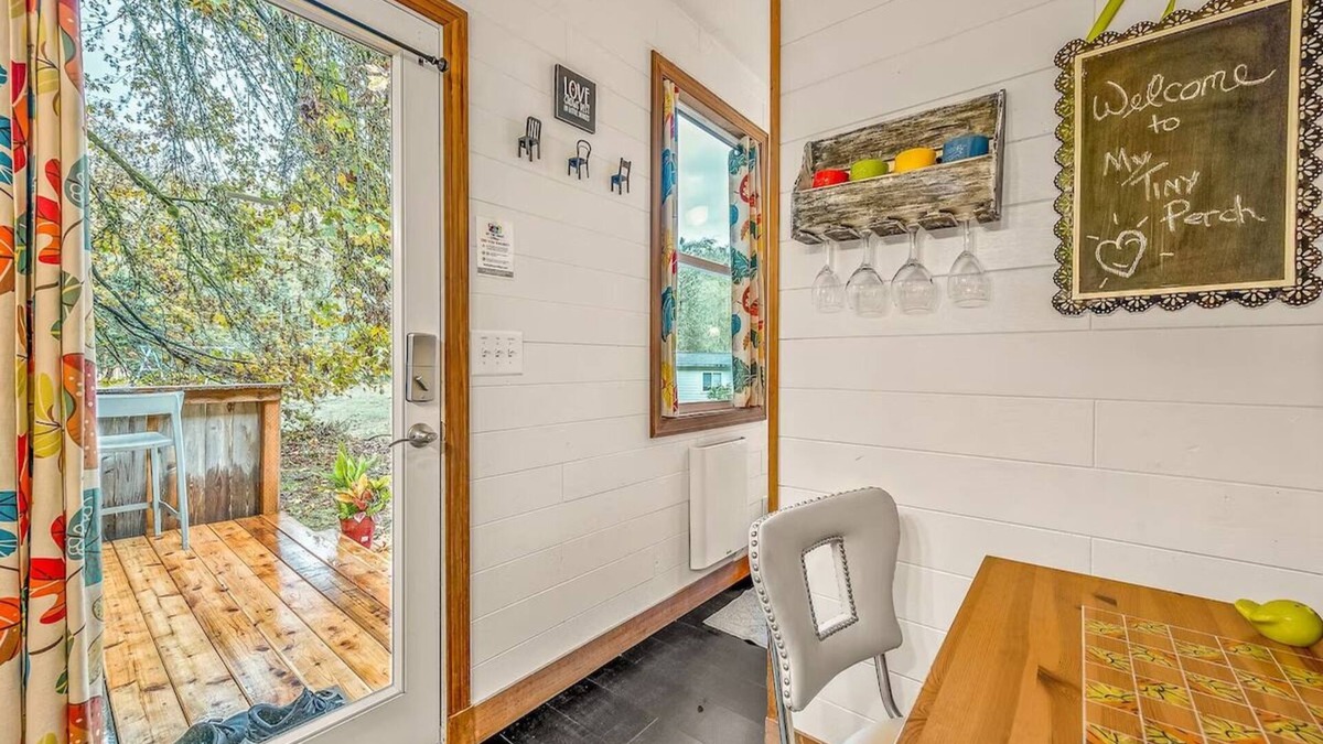 Sherwood Cottage | Bright and Colorful Tiny Home for Two - Unique Northwest Vacation Rentals