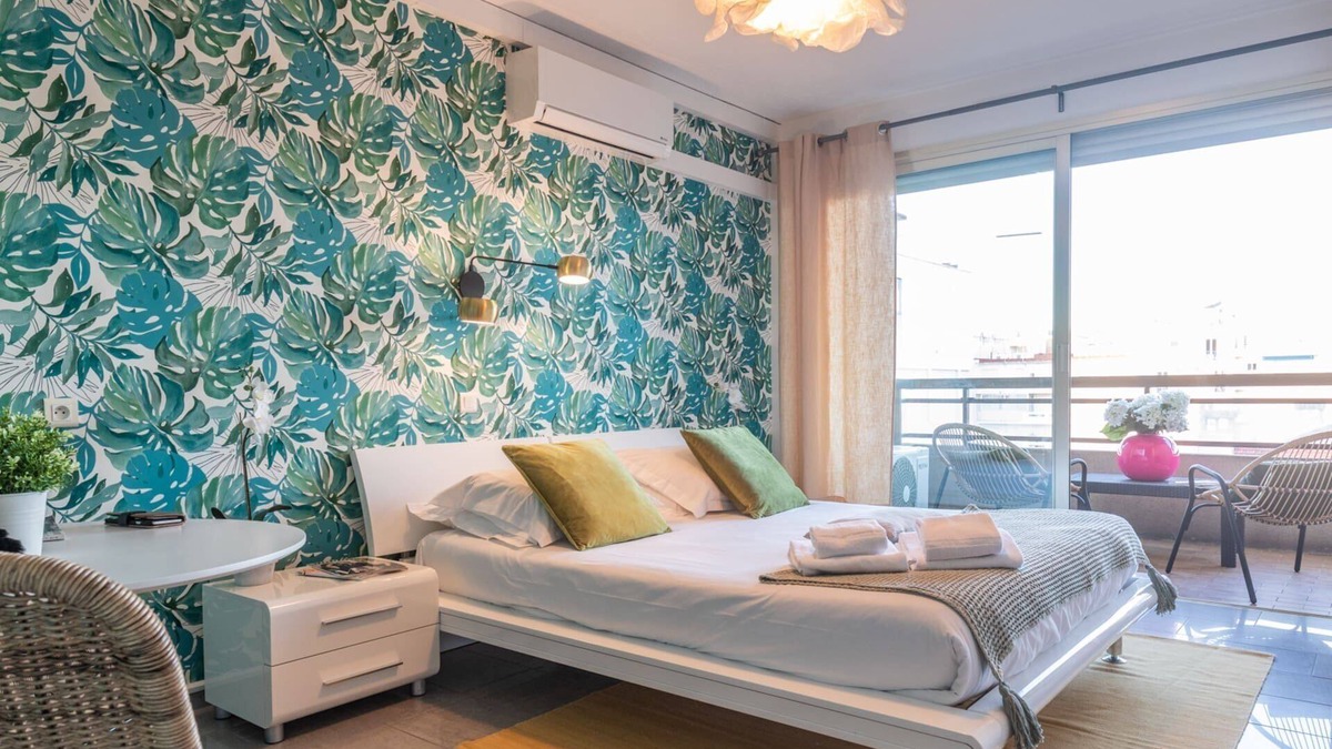 Juan-les-Pins Apartment | Bright and Cosy 4A - Studio Apartment, Sleeps 2
