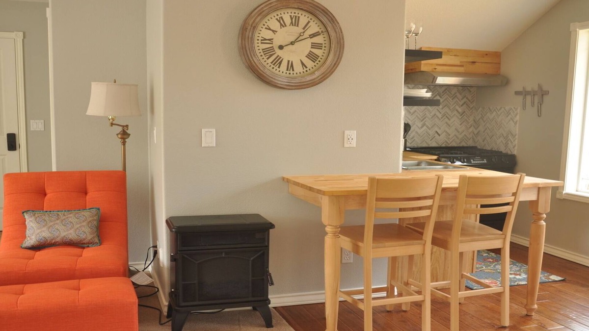 Cedar Mill Apartment | Bright and cozy 1 bedroom apartment unit