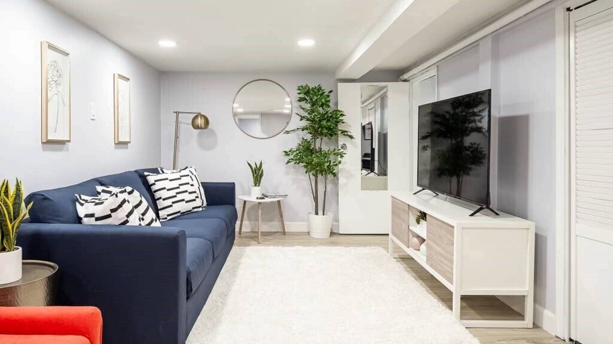 Logan Square Apartment | Bright and Cozy 1BR Apartment in Logan Square!