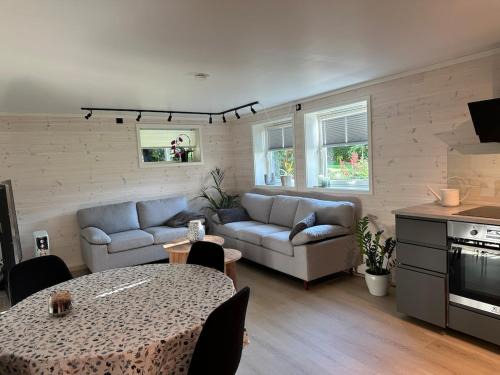 Strand Apartment | Bright and cozy apartment on Tau