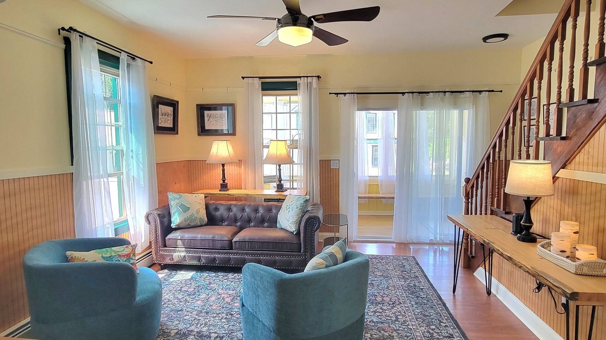 Narrowsburg Apartment | Bright and modern apartment in town. Close to it all!
