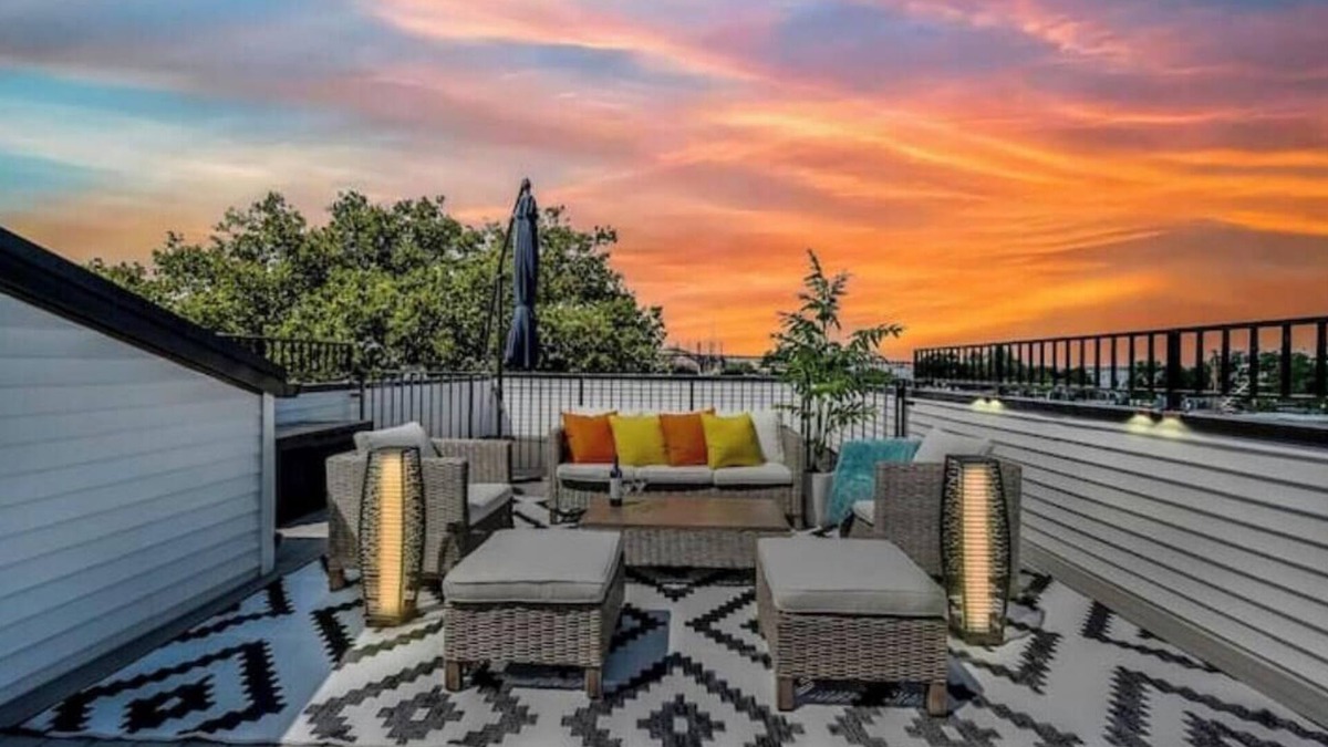 West Side House | Bright and Modern Lux Rooftop Retreat w/NYC Views!n
