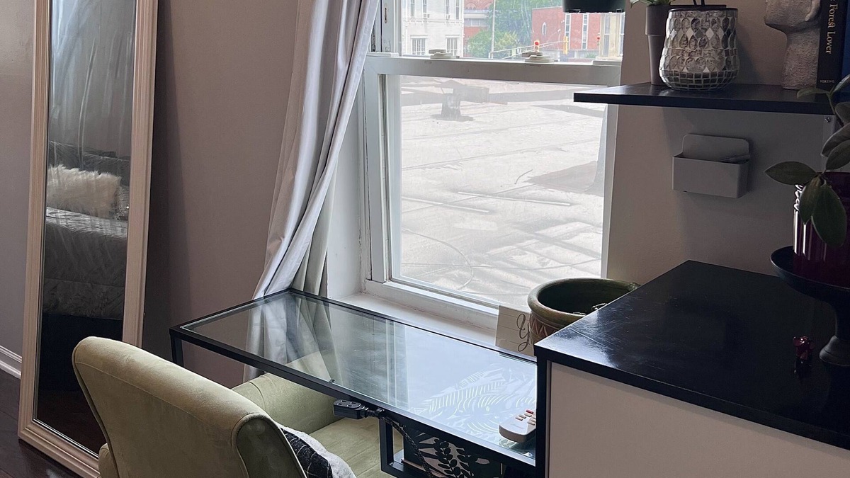 McGinley Square Apartment | Bright and Open! 20 Minutes to NYC 15 Minutes to EWR