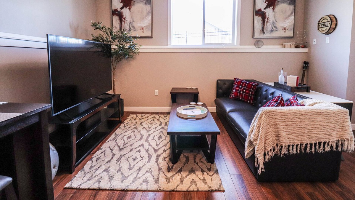 Grande Prairie House | Bright and open-concept parkside suite by the airport