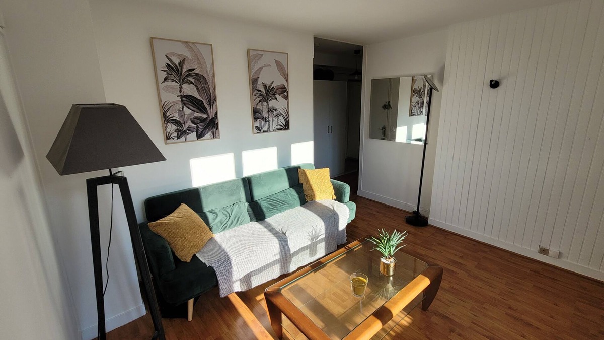 Clichy Apartment | Bright and quiet accommodation