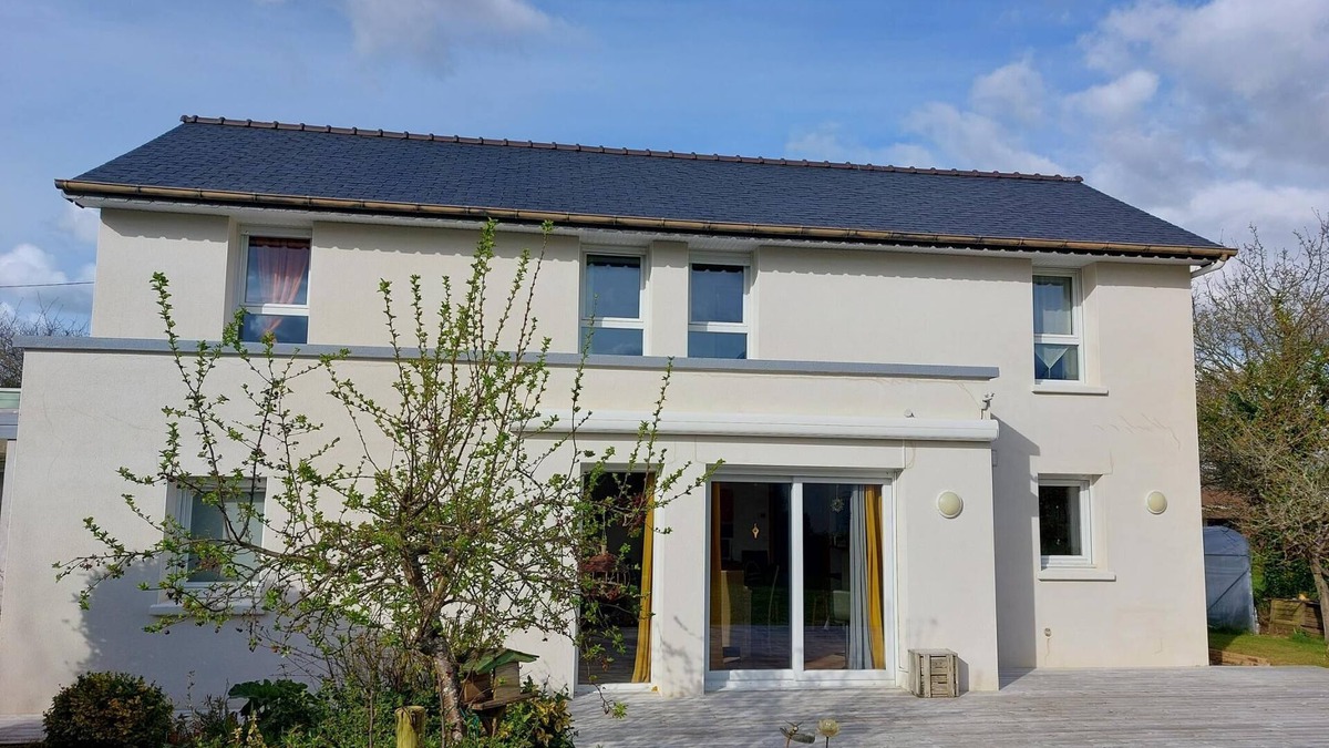 Landerneau House | Bright and quiet recent house