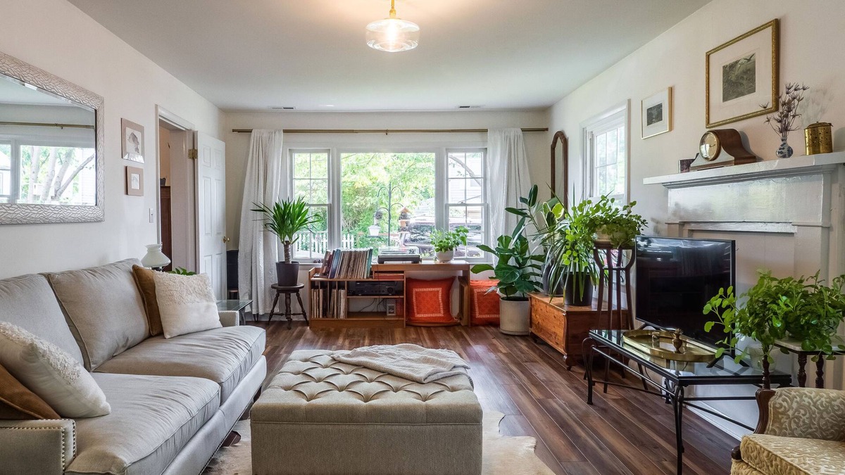 Fifeville House | Bright and roomy cottage just 3 blocks from UVA or a walk to downtown