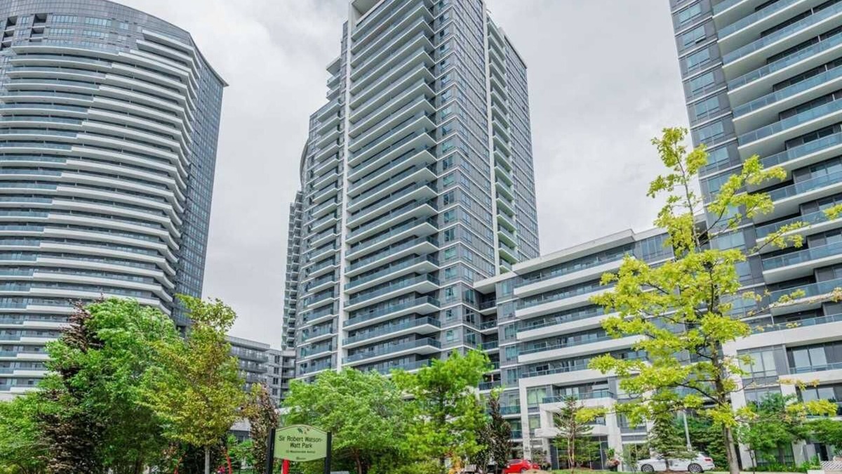 Thornhill Condo | Bright and Spacious 1+1nCaptivating Sunset Vistas! Fully Equipped, Prime Condo!