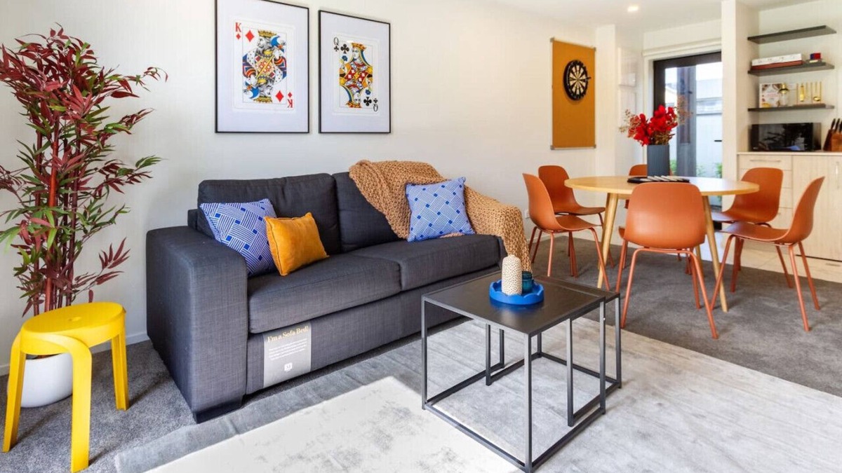 Addington House | Bright and Stylish 2BR Near Addington Park