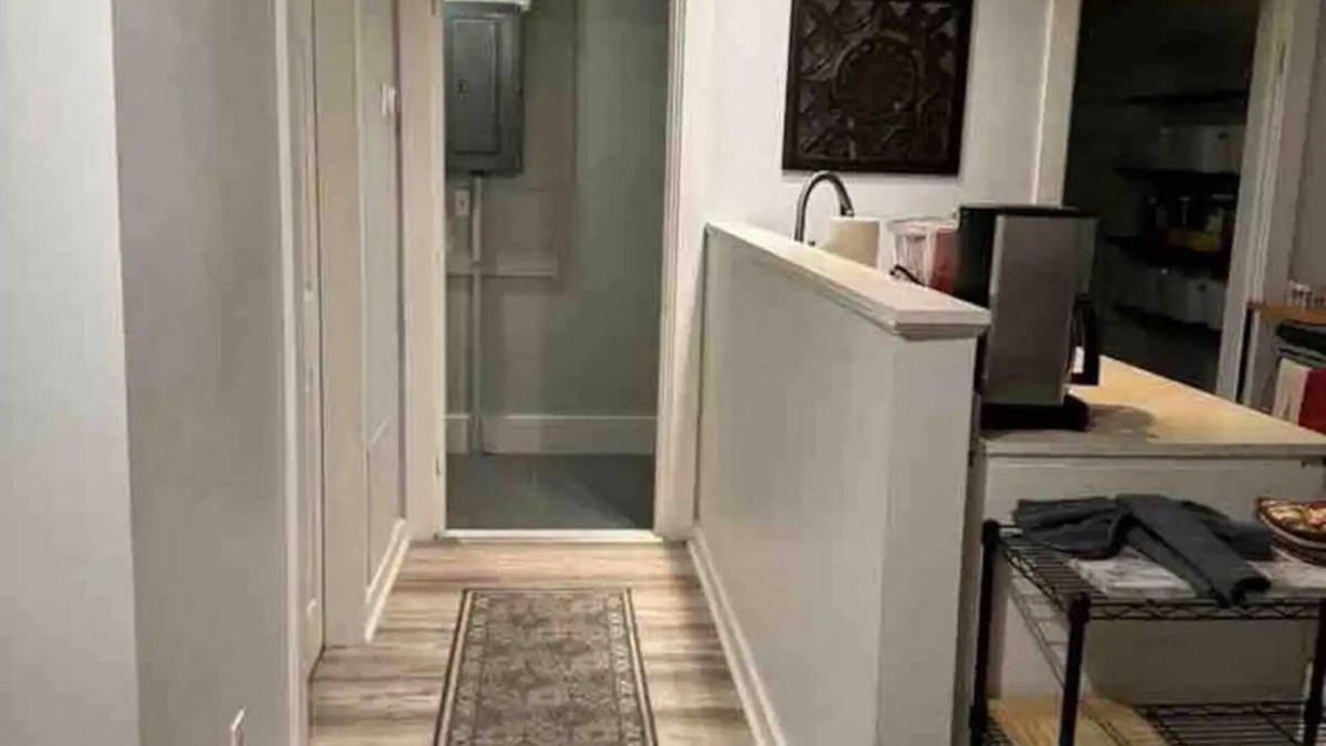 Manchester Apartment | Bright and Sunny 2-bedroom apartment with , WiFi in welcoming Manchester