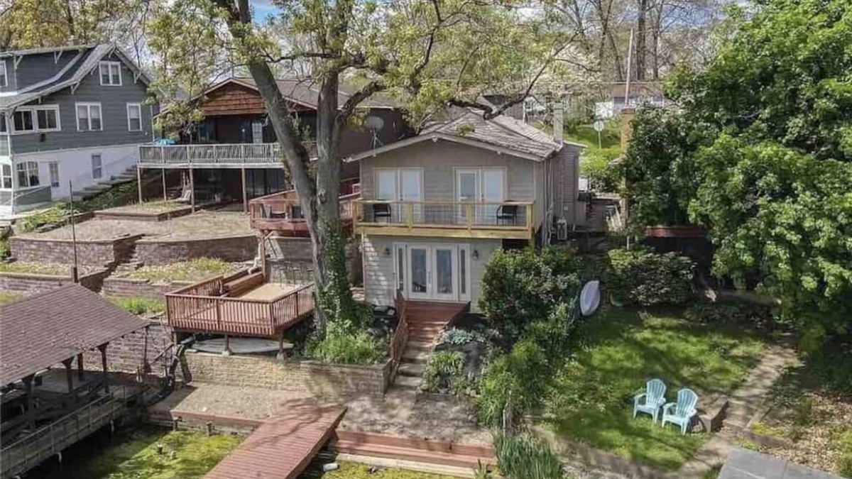 Portage Lakes House | Bright and updated home directly on Portage Lakes