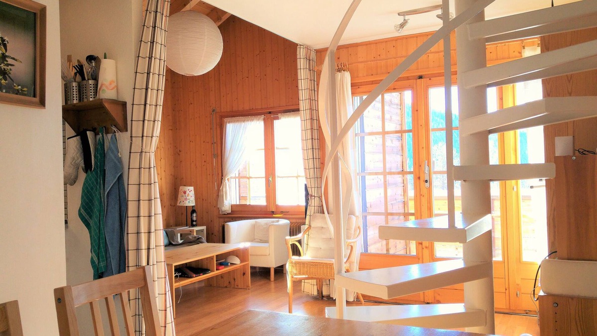 Chandolin Apartment | Bright and warm 3.5 room penthouse in the heart of the Valais Alps