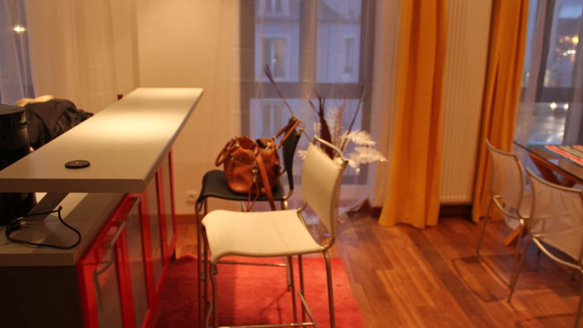 Cherbourg-en-Cotentin Apartment | Bright apartment. Full city center. Wifi Family/friends/proff.