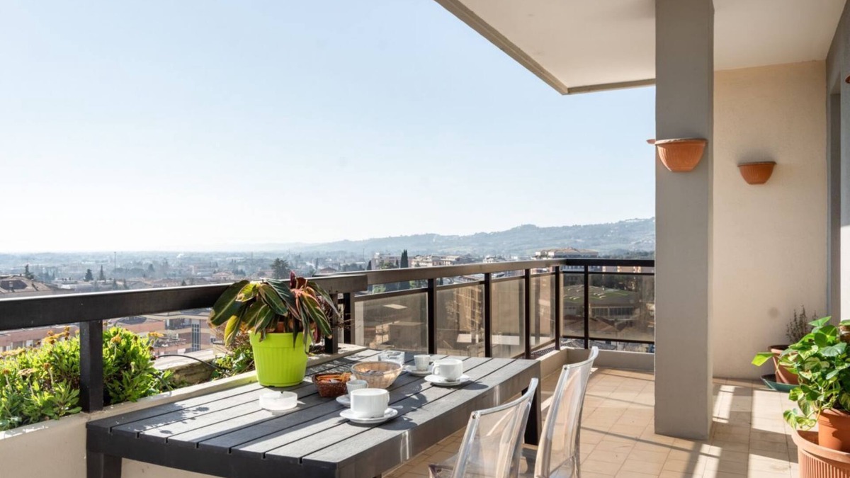 Ponte San Giovanni Apartment | Bright apartment with terrace x6