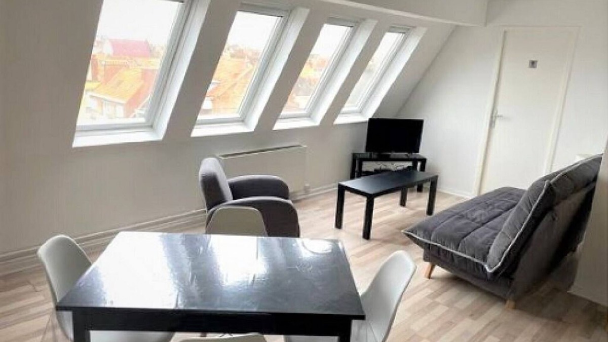 Rosendael Apartment | Bright Apartment 300m Beach with Book Box