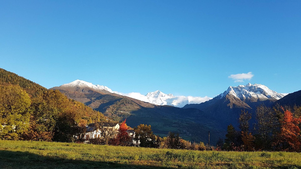 Gignod Apartment | Bright apartment in a typical Aosta Valley house. Panoramic area near Aosta