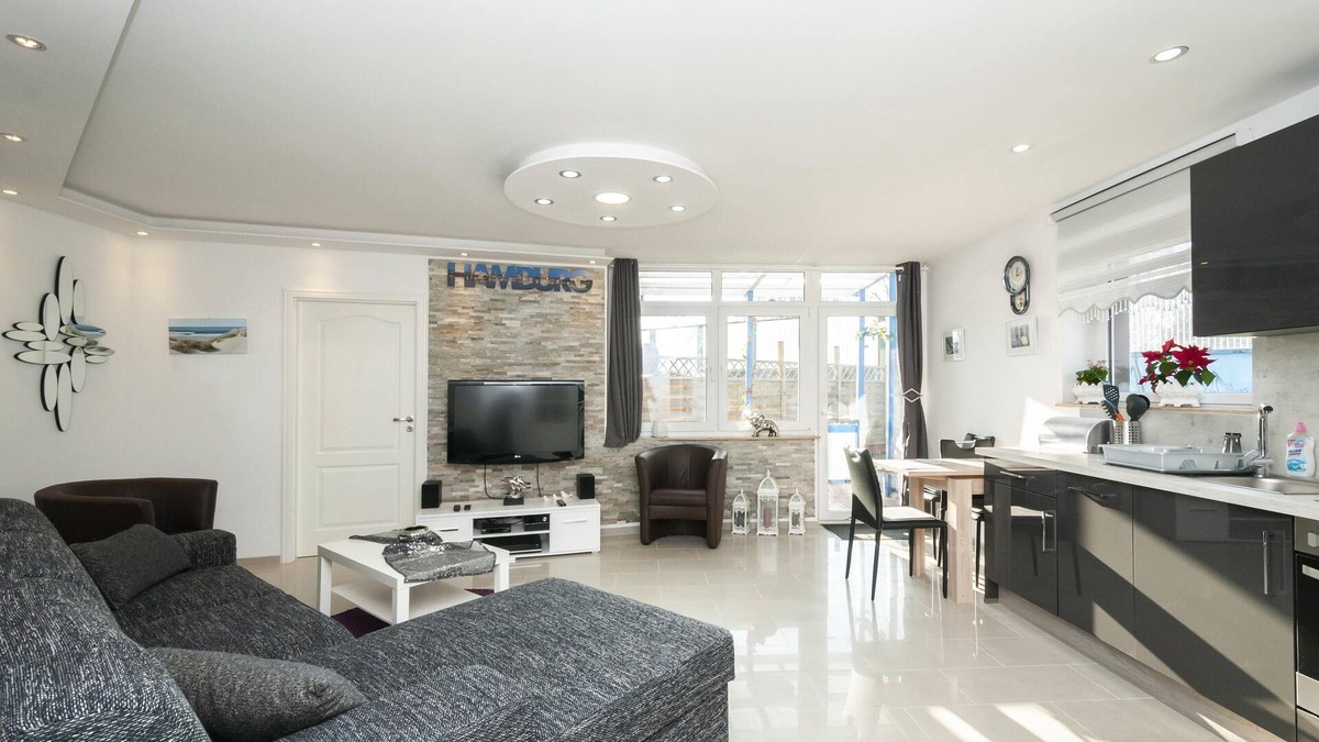 Billstedt Apartment | Bright apartment with a terrace
