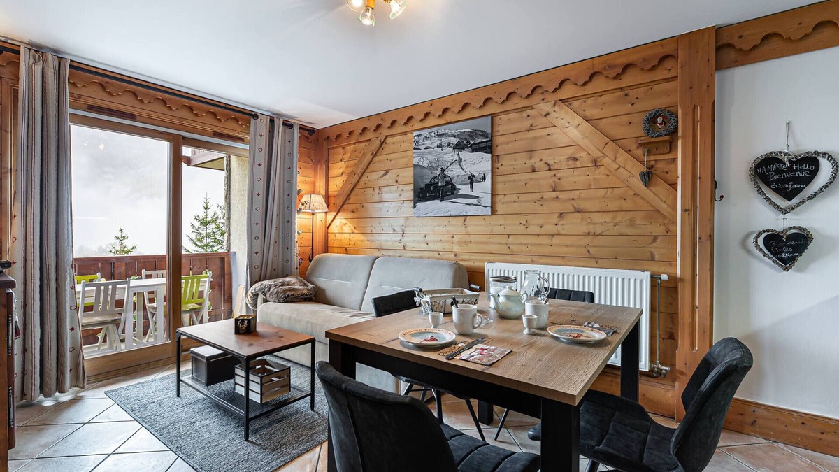 Meribel Village Apartment | Bright Apartment with Free Pool Access, Near Slopes & Shops