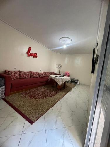 Mesnana Apartment | Bright apartment with private terrace