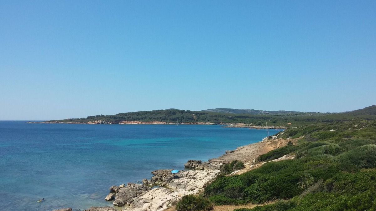 Fertilia Apartment | BRIGHT APARTMENT WITHIN WALKING DISTANCE FROM THE SEA