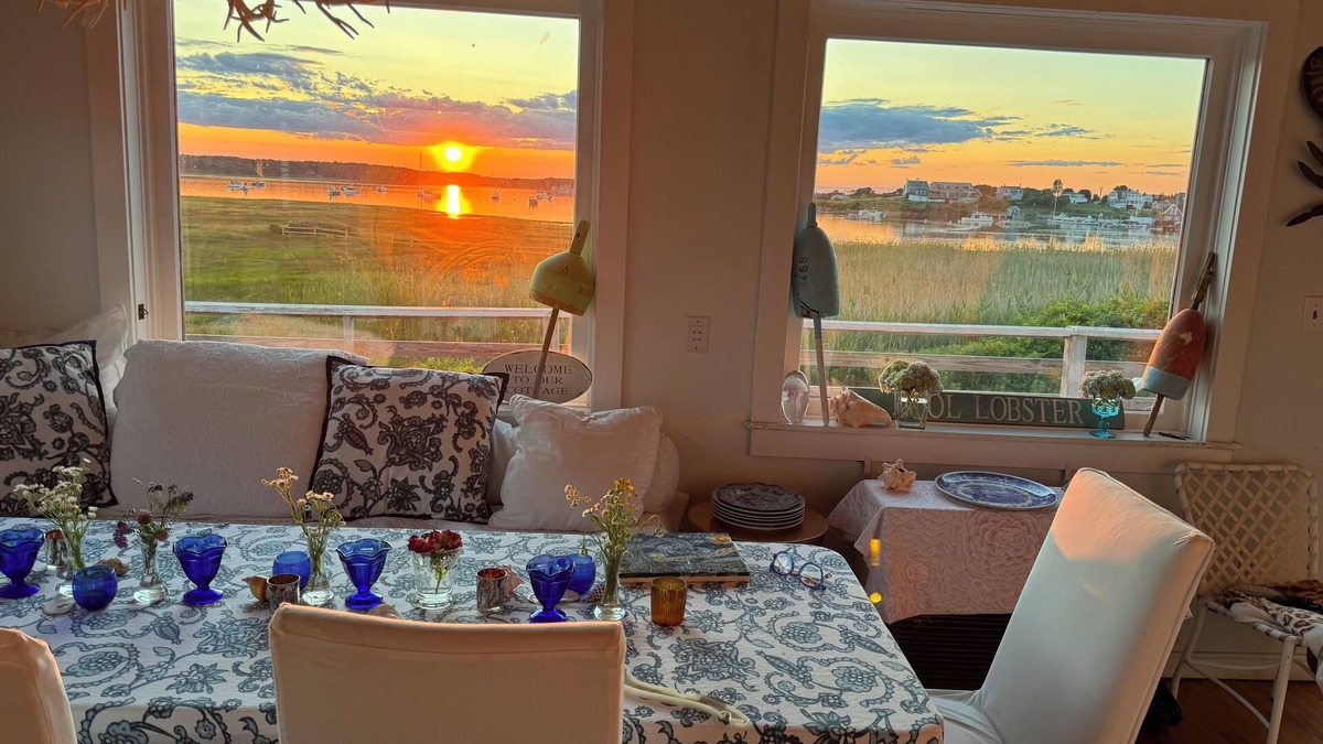 Biddeford Pool Cottage | Bright Beach Cottage, Waterviews, Dog Ok, Honeymoon, Weddings